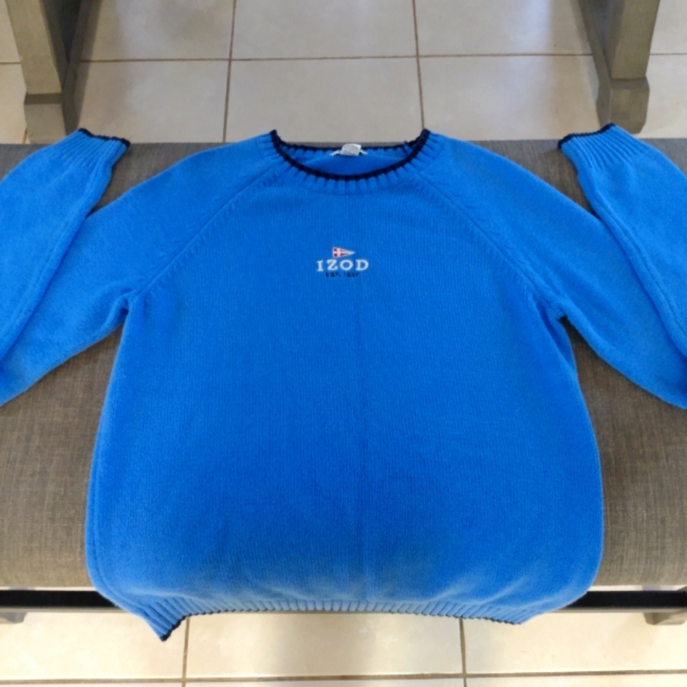 IZOD women's sweater